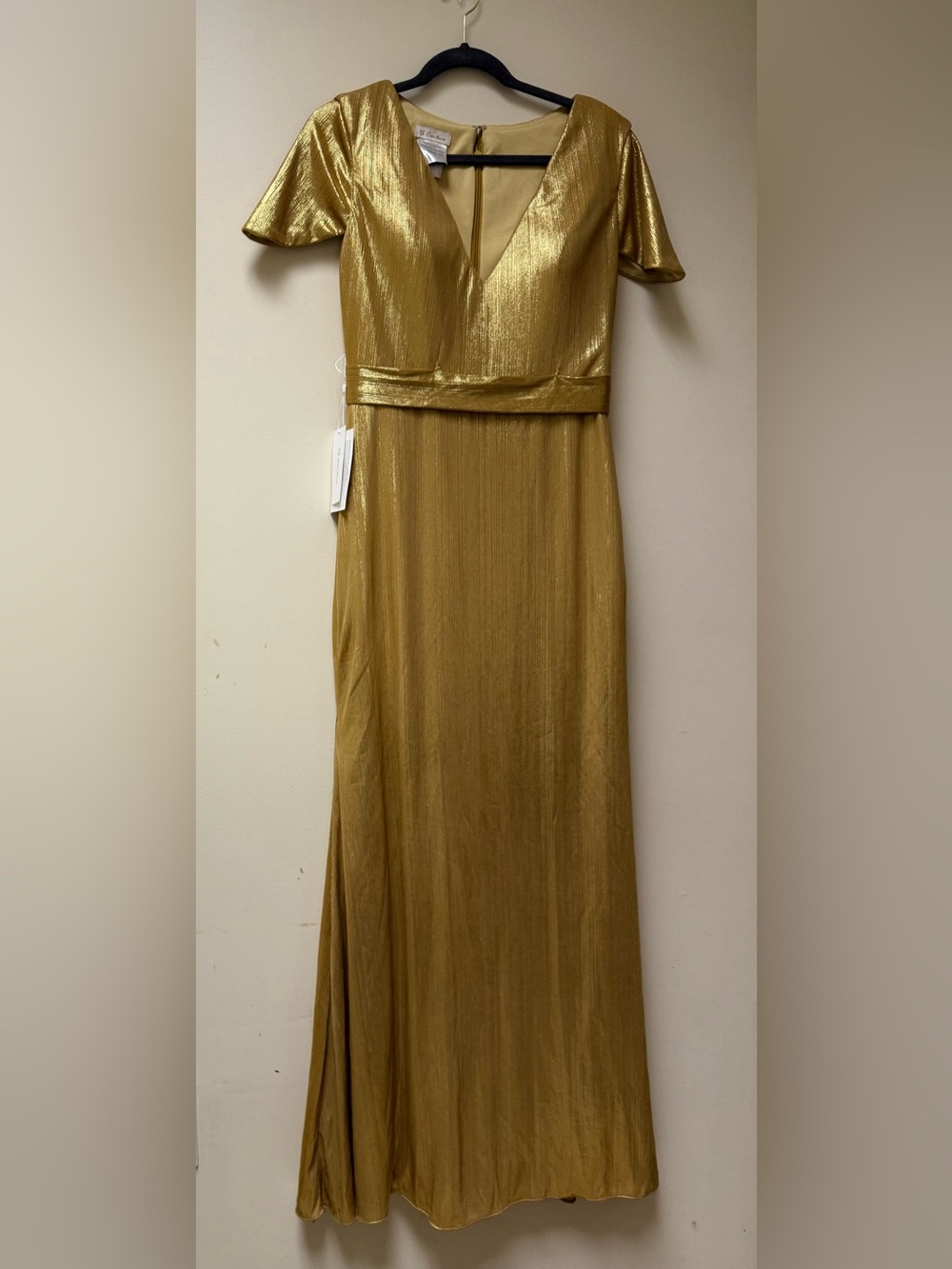 NWT; TS Couture Gold Metallic Short-Sleeve Maxi Dress🌟